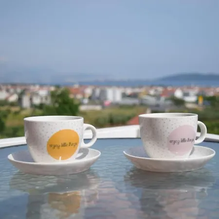 Marta * Kaštel Novi