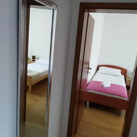 Marta * Kaštel Novi